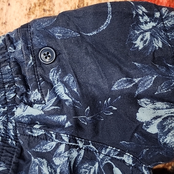 Baby boy Gap shorts - Picture 7 of 9